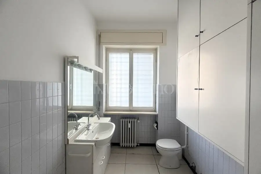 Negozio in vendita di 100 mq a €375.000 (rif. 14/2026)