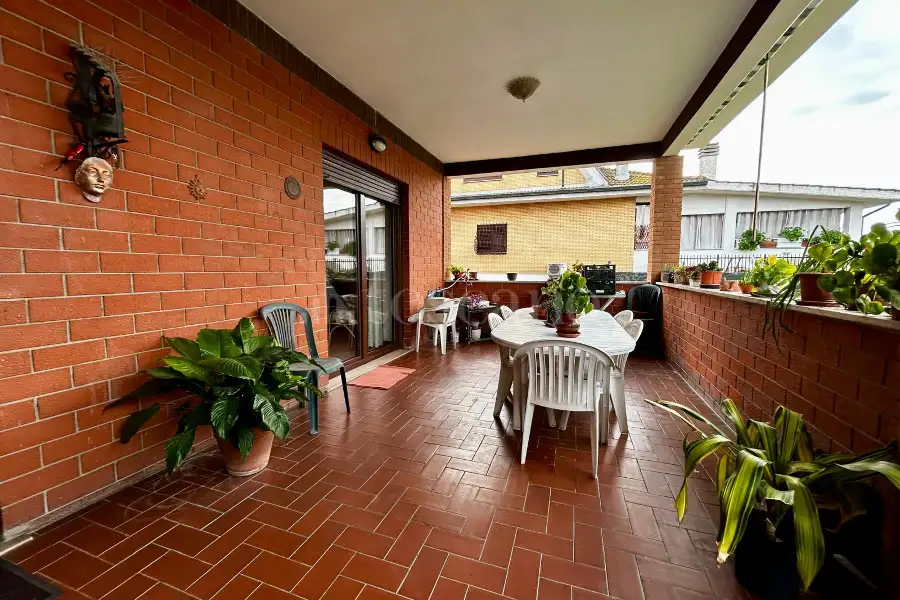 Villa in vendita di 370 mq a €795.000 (rif. 1/2026)