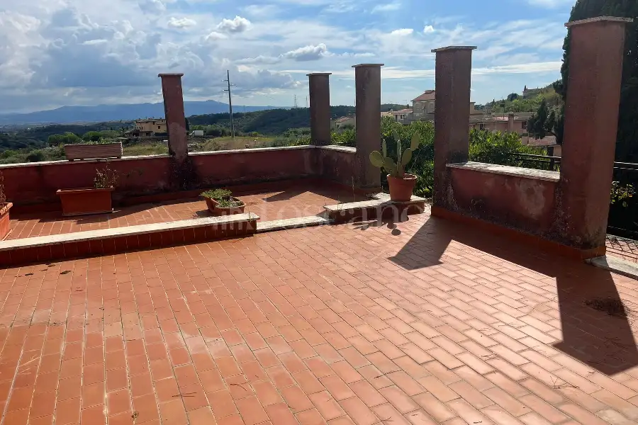 Villa in vendita di 360 mq a €319.000 (rif. 45/2026)