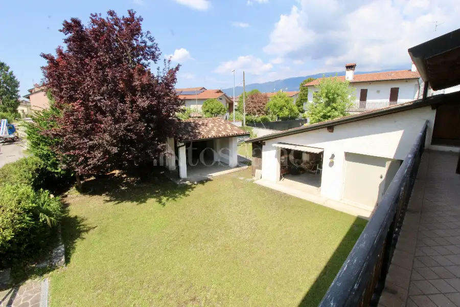 Casa Indipendente in vendita di 236 mq a €250.000 (rif. 121/2026)