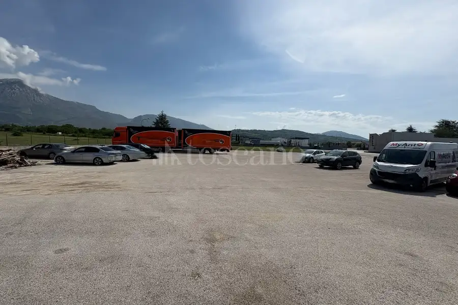 Capannone in affitto di 400 mq a €2.000 (rif. 43/2026)