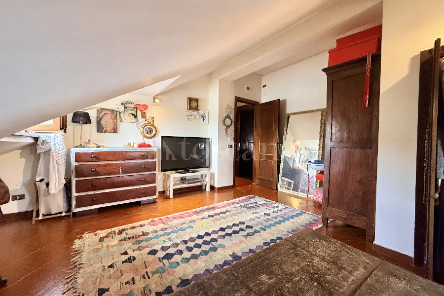 Attico in vendita di 230 mq a €189.000 (rif. 54/2026)