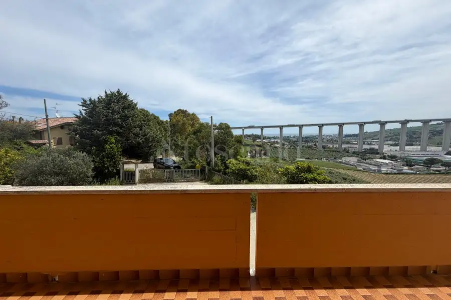 Casa Indipendente in vendita di 400 mq a €210.000 (rif. 46/2026)
