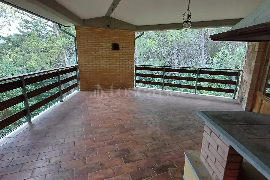 Villa Plurifamiliare in vendita di 800 mq a €1.390.000 (rif. 26/2024)