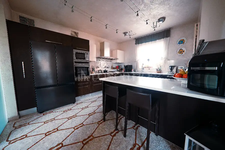 Casa Indipendente in vendita di 340 mq a €1.490.000 (rif. 24/2026)