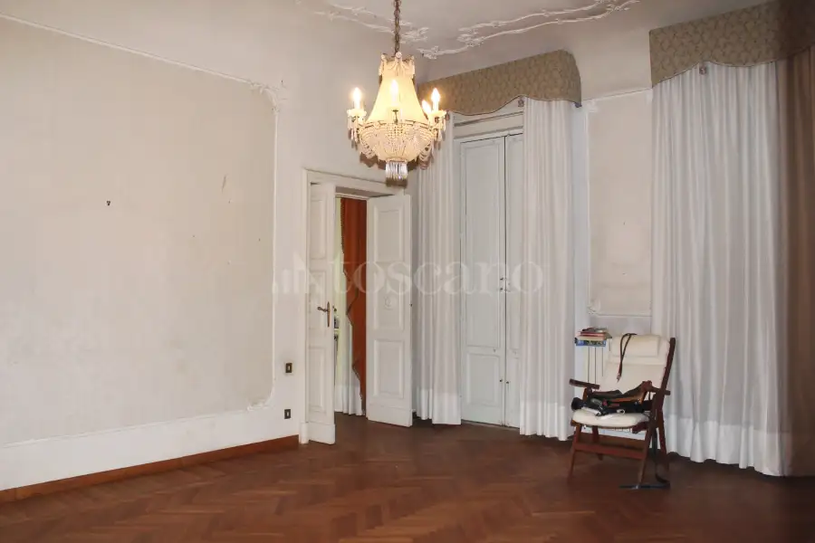 Villa in vendita di 740 mq a €880.000 (rif. 34/2026)