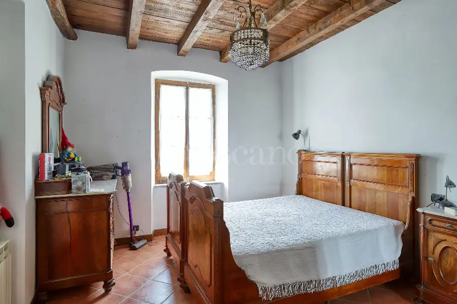 Villa Plurifamiliare in vendita di 310 mq a €515.000 (rif. 161/2026)
