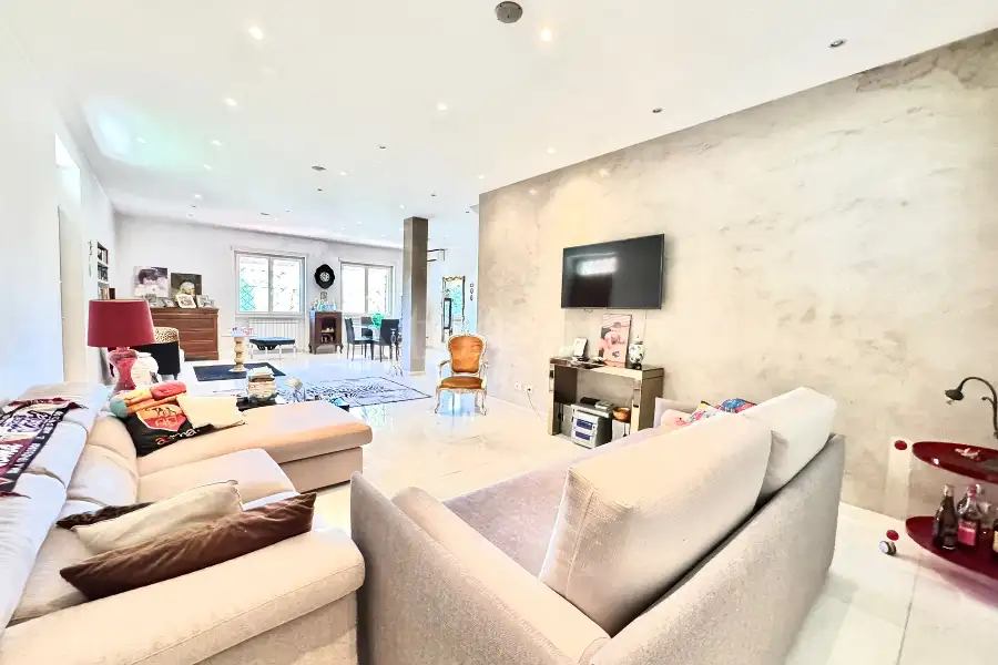 Villa in vendita di 350 mq a €475.000 (rif. 15/2025)