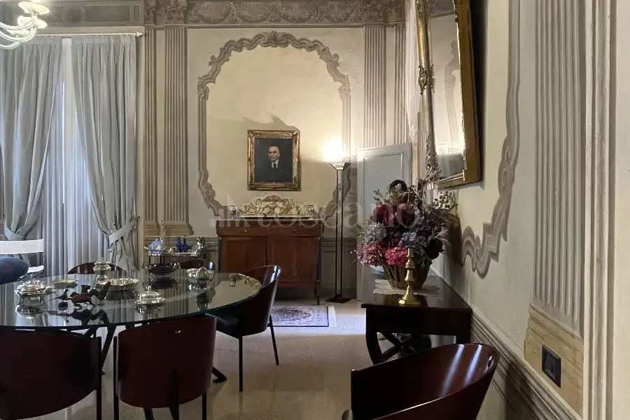 Casa in vendita di 200 mq a €1.800.000 (rif. 16/2024)