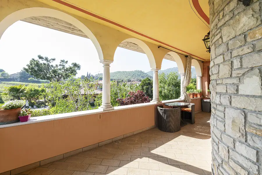 Villa in vendita di 645 mq a €960.000 (rif. 21/2026)