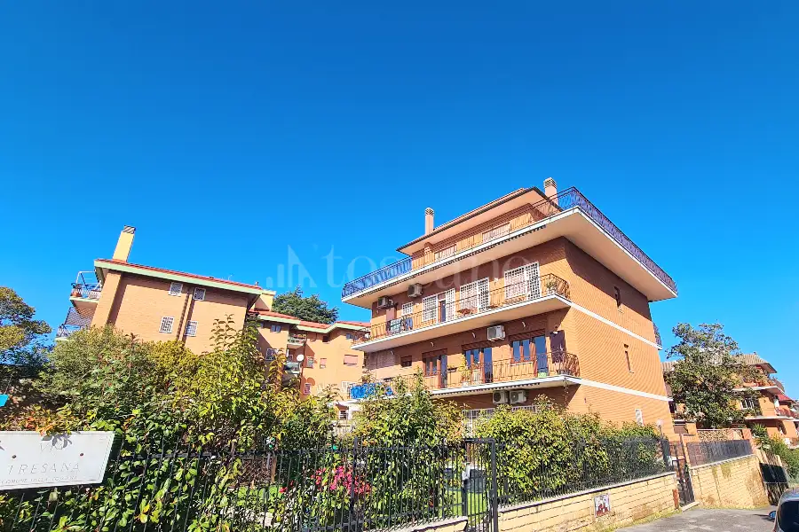 Attico in vendita di 230 mq a €1.230.000 (rif. 4/2026)