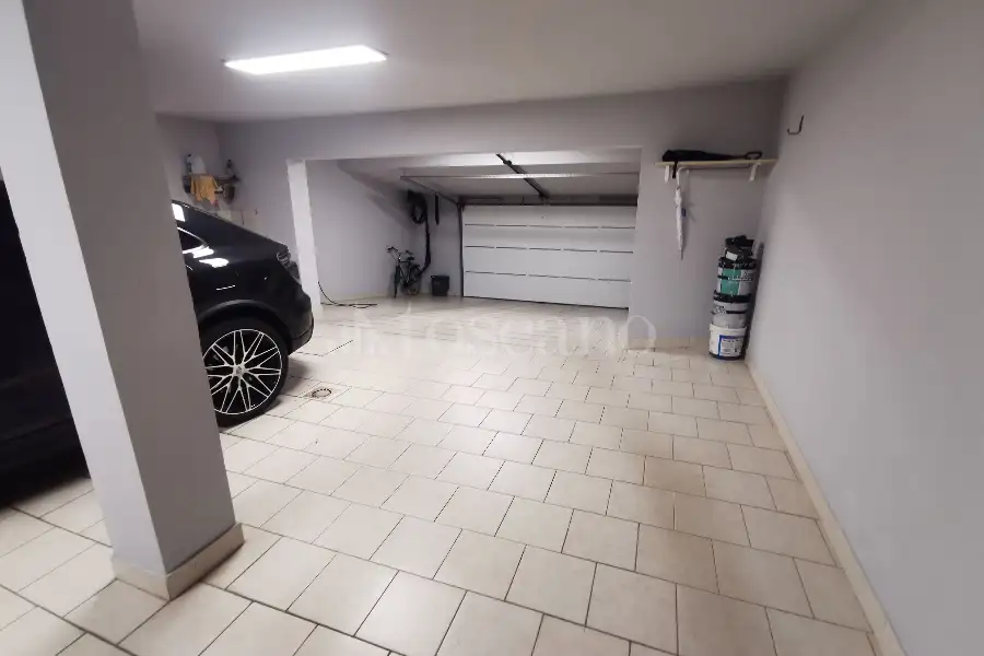 Casale in vendita di 600 mq a €1.400.000 (rif. 32/2026)