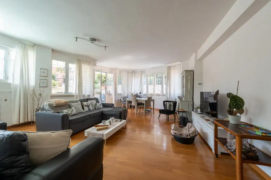 Casa in vendita di 178 mq a €649.000 (rif. 12/2025)