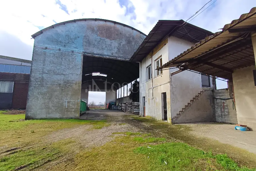 Edificabile Residenziali in vendita di 12.000 mq a €3.600.000 (rif. 3/2025)