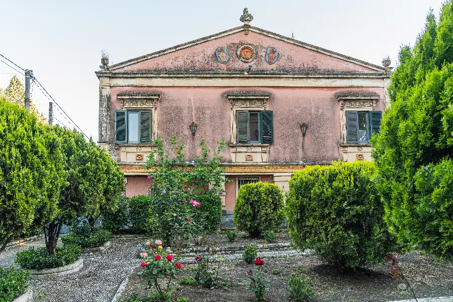 Villa in vendita di 1.200 mq a €4.250.000 (rif. 61/2026)