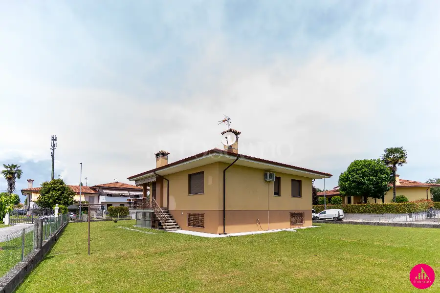 Villa in vendita di 120 mq a €315.000 (rif. 102/2026)