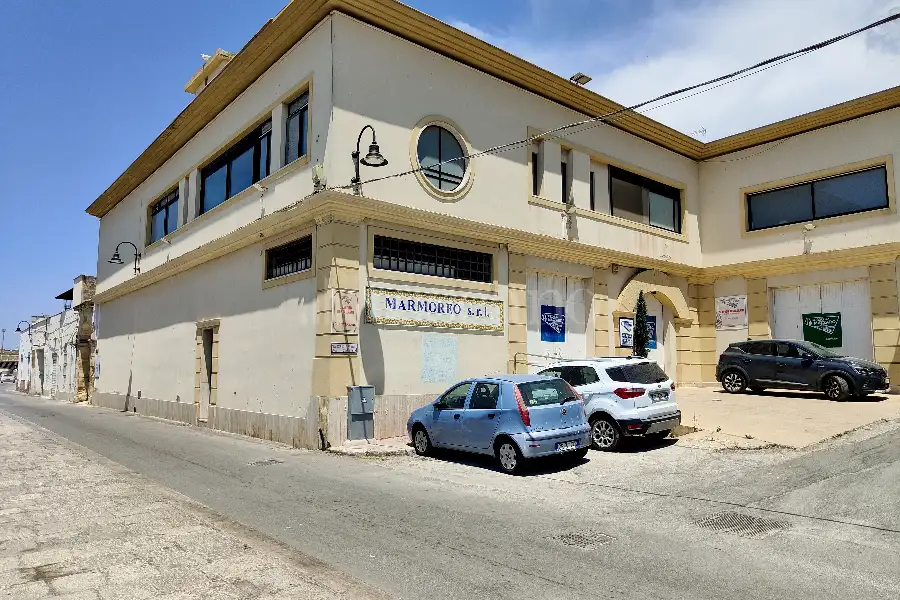 Casale in vendita di 1.300 mq a €1.350.000 (rif. 49/2026)
