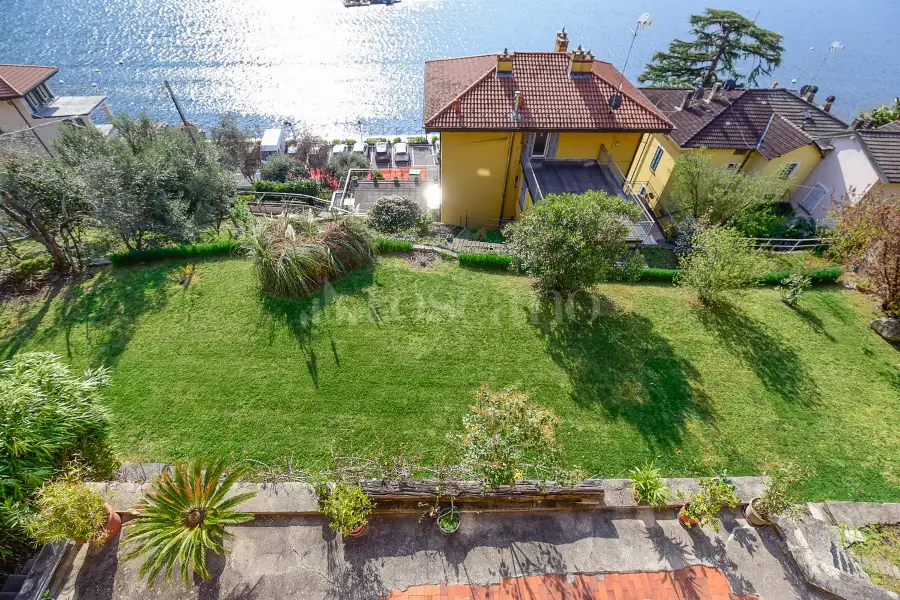 Villa Plurifamiliare in vendita di 400 mq a €3.150.000 (rif. 11/2025)