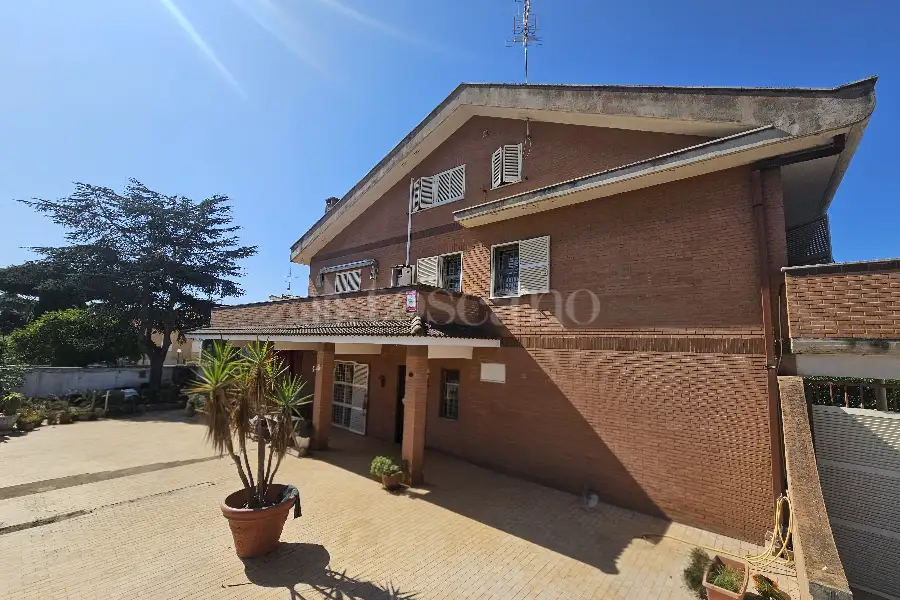 Villa Bifamiliare in vendita di 300 mq a €275.000 (rif. 62/2025)