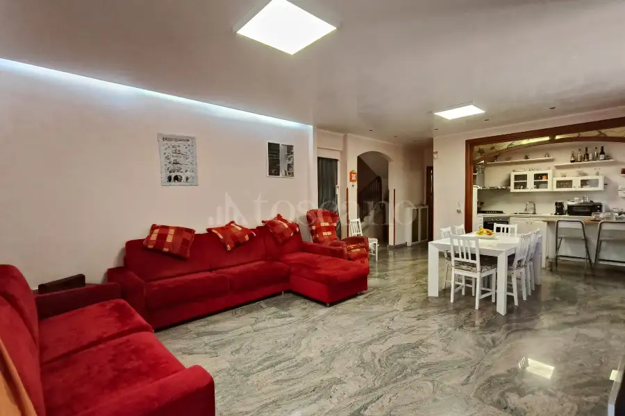 Villa Plurifamiliare in vendita di 220 mq a €469.000 (rif. 66/2025)