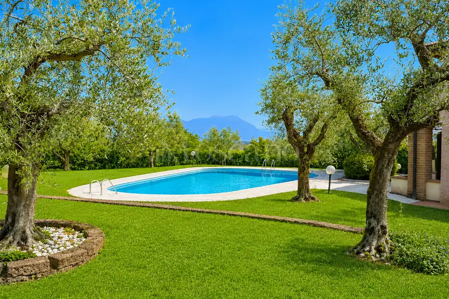 Villa in vendita di 400 mq a €1.200.000 (rif. 24/2026)