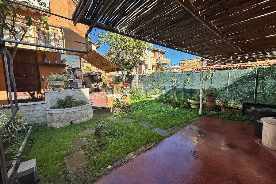 Villa Plurifamiliare in vendita di 100 mq a €260.000 (rif. 12/2026)