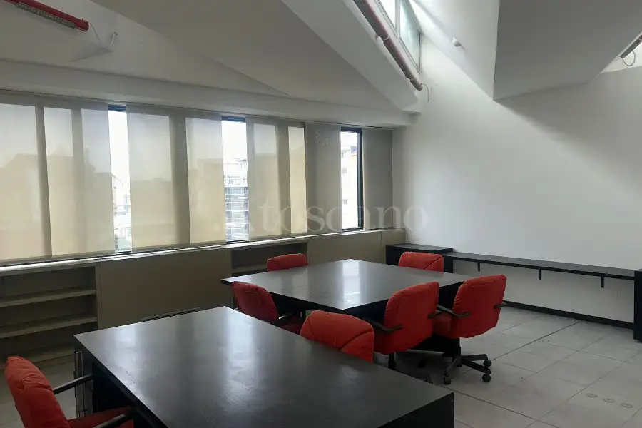 Ufficio in vendita di 239 mq a €229.000 (rif. 4/2026)