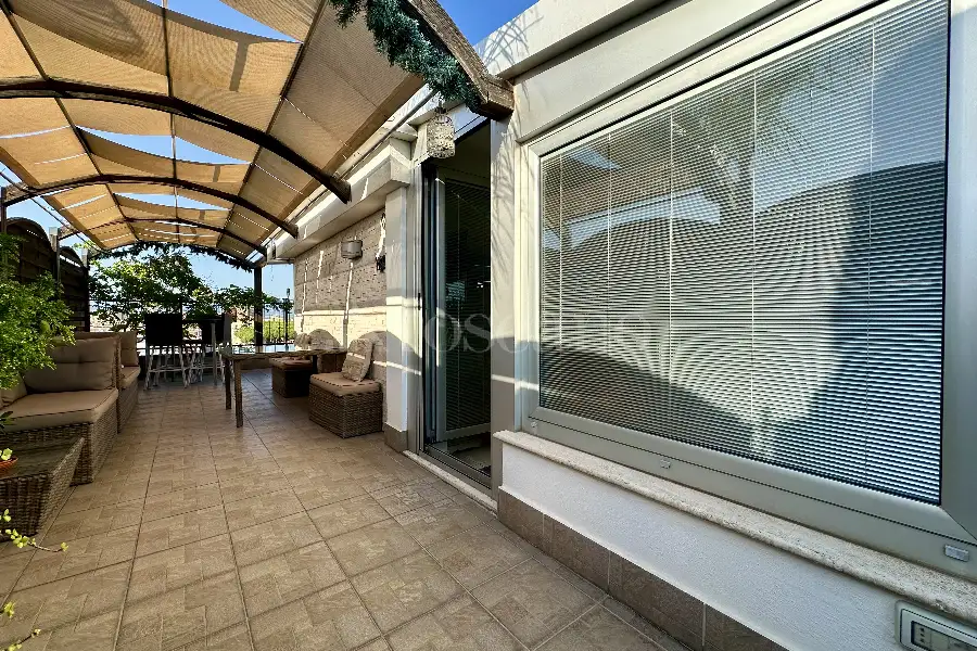 Attico in vendita di 180 mq a €389.000 (rif. 76/2026)