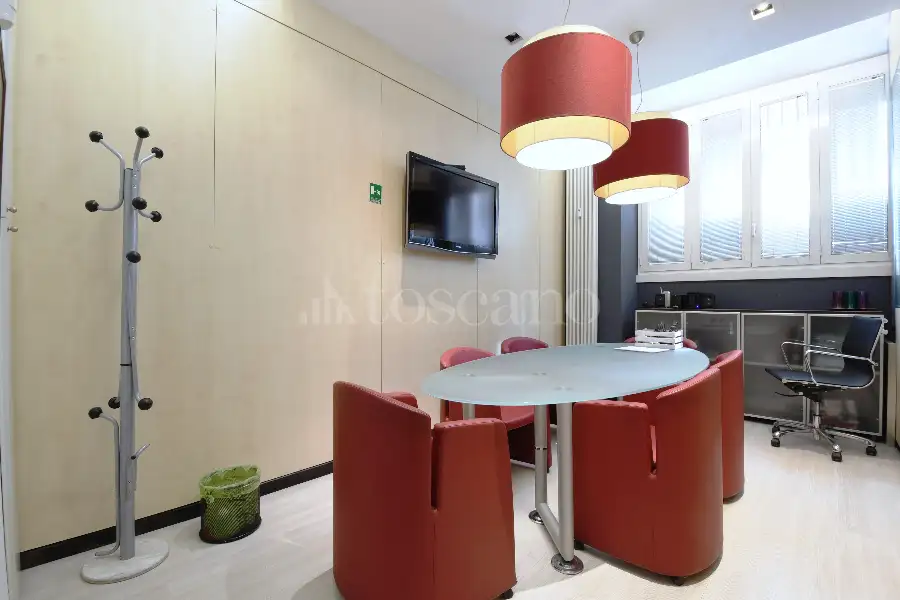 Ufficio in vendita di 145 mq a €490.000 (rif. 78/2026)