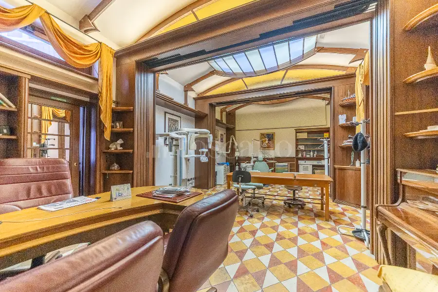 Ufficio in vendita di 196 mq a €1.999.000 (rif. 81/2026)