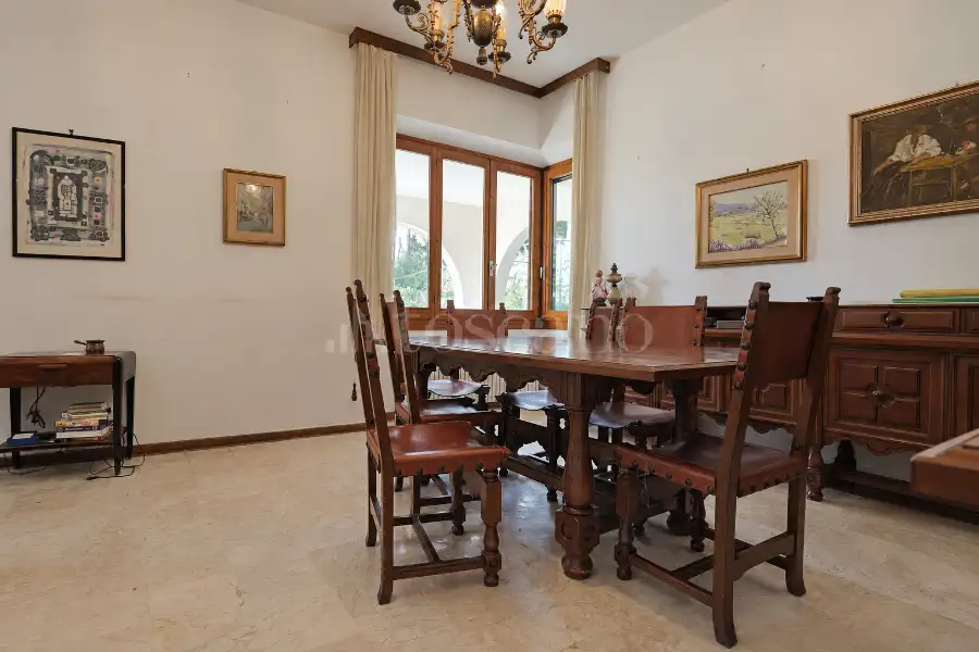 Villa in vendita di 330 mq a €1.150.000 (rif. 33/2026)