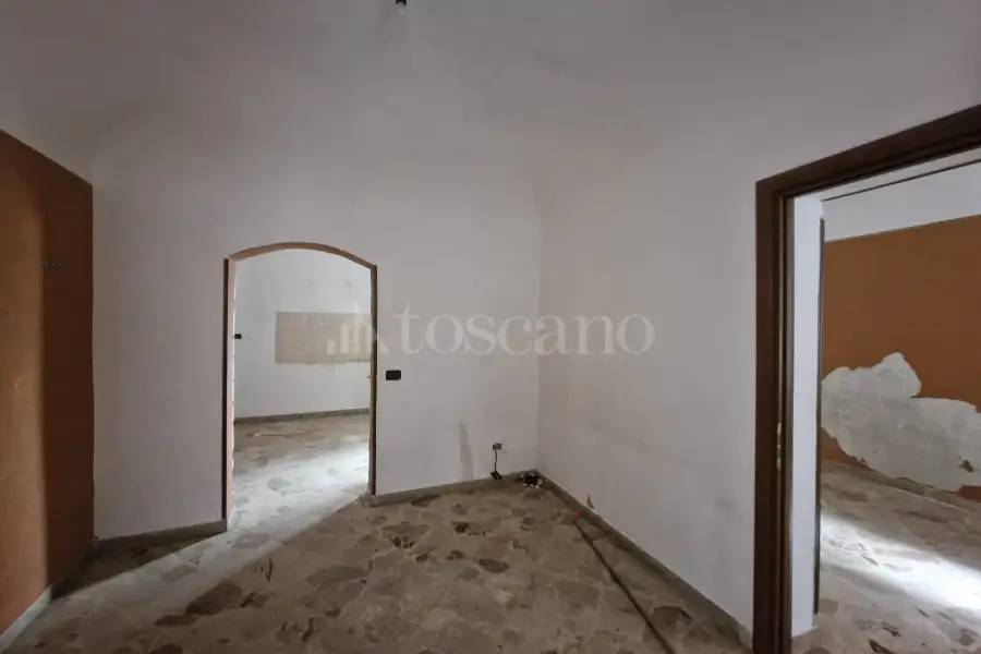 Palazzo in vendita di 330 mq a €420.000 (rif. 51/2025)