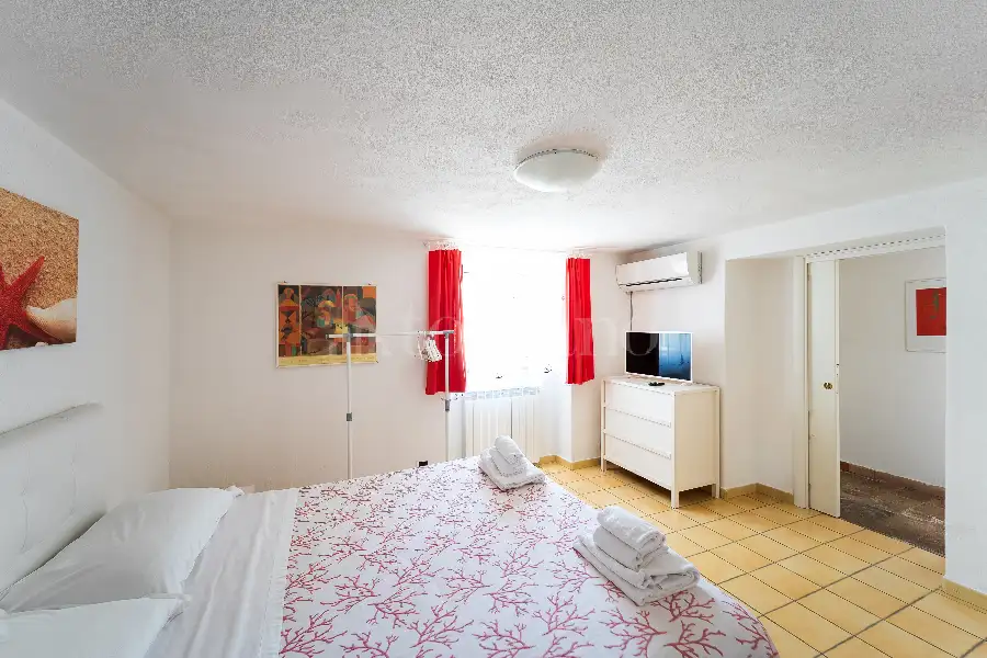 Villa in vendita di 230 mq a €1.200.000 (rif. 2/2026)