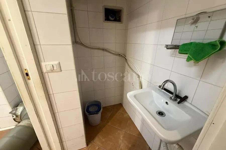 Negozio in affitto di 40 mq a €900 (rif. 79/2025)