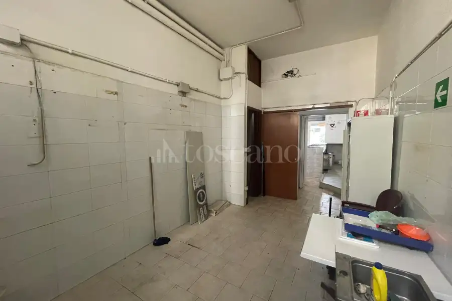 Negozio in affitto di 80 mq a €720 (rif. 94/2025)