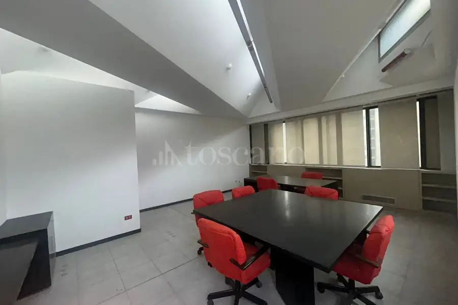 Ufficio in vendita di 239 mq a €229.000 (rif. 4/2026)