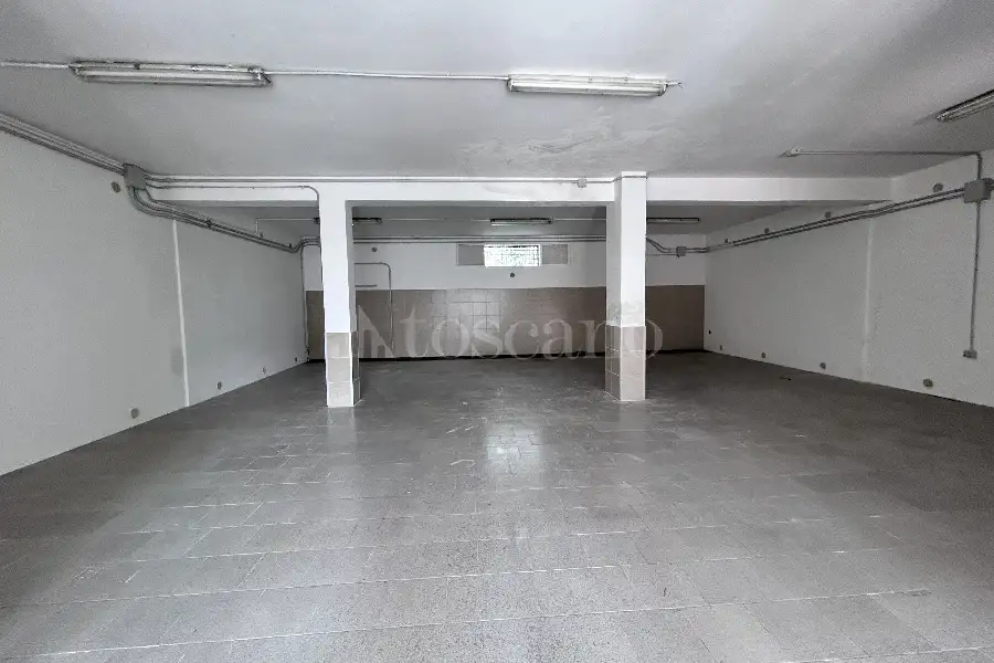 Negozio in vendita di 143 mq a €35.000 (rif. 51/2026)