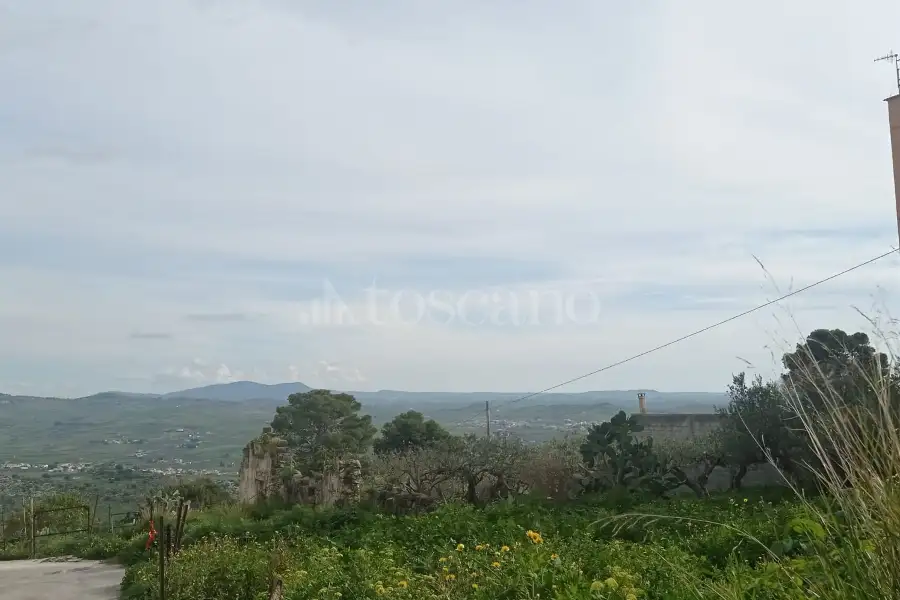 Casa Indipendente in vendita di 240 mq a €50.000 (rif. 5/2025)
