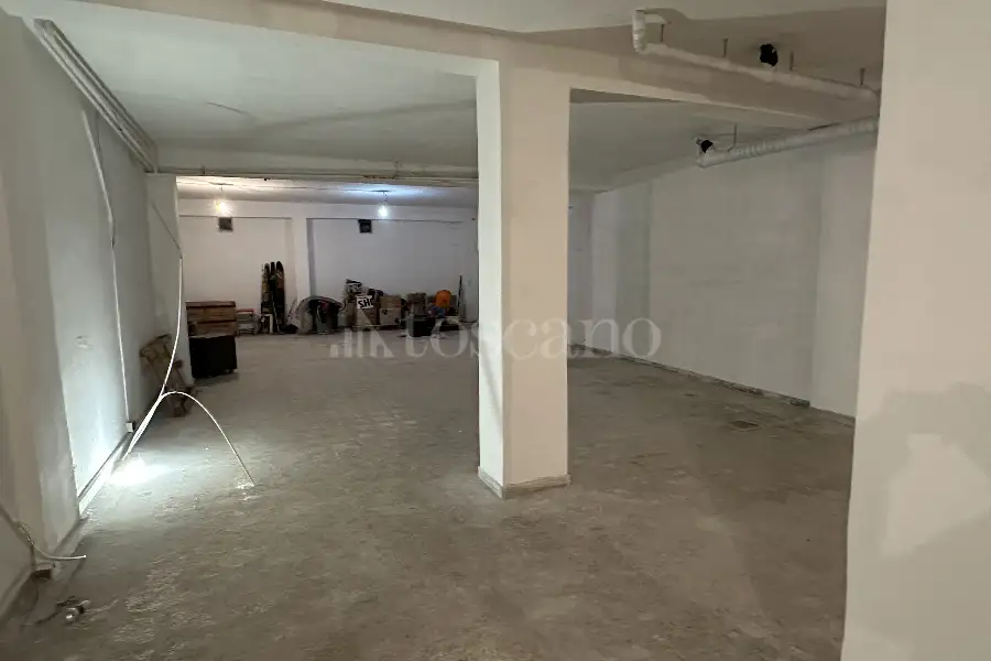 Negozio in vendita di 304 mq a €250.000 (rif. 13/2026)