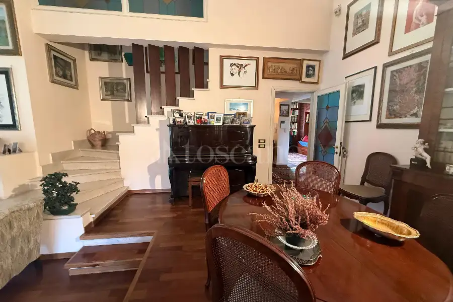 Villa Bifamiliare in vendita di 280 mq a €625.000 (rif. 62/2025)