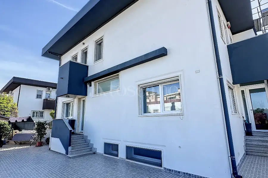 Villino a Schiera in vendita di 270 mq a €349.000 (rif. 183/2026)