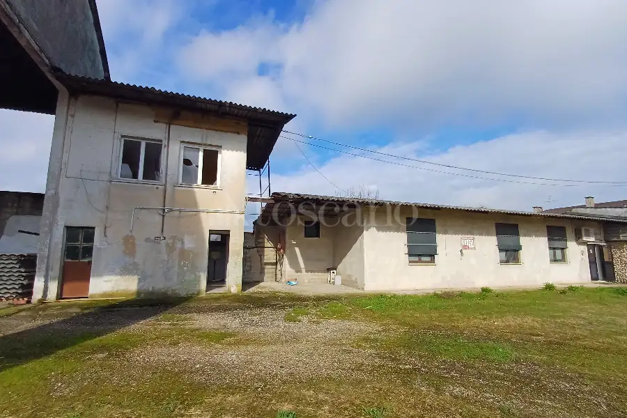 Edificabile Residenziali in vendita di 12.000 mq a €3.600.000 (rif. 3/2025)