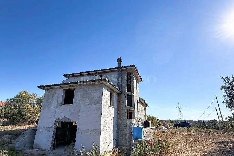 Casa Indipendente in vendita di 300 mq a €230.000 (rif. 198/2026)