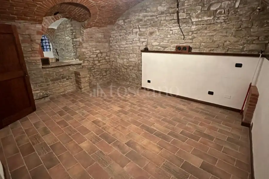Casa Indipendente in vendita di 266 mq a €185.000 (rif. 64/2025)