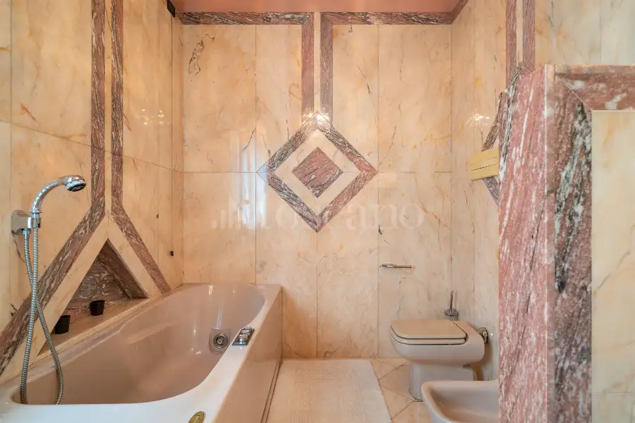 Villa in vendita di 420 mq a €2.700.000 (rif. 31/2025)