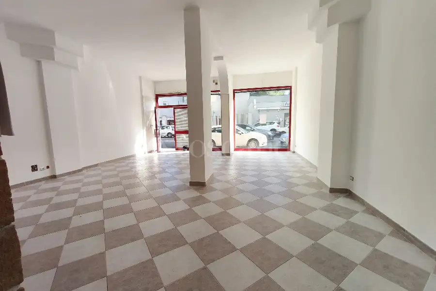Negozio in affitto di 83 mq a €790 (rif. 39/2025)