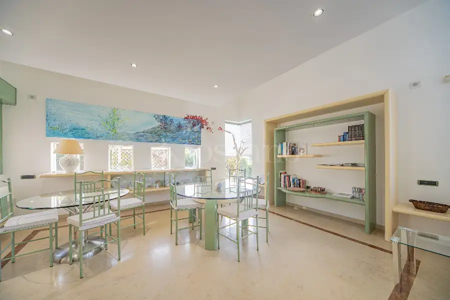 Villa in vendita di 500 mq a €990.000 (rif. 100/2025)