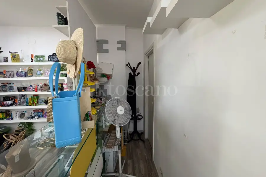 Negozio in vendita di 35 mq a €105.000 (rif. 49/2026)