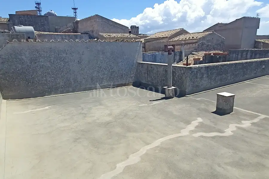 Casa in vendita di 480 mq a €450.000 (rif. 37/2026)