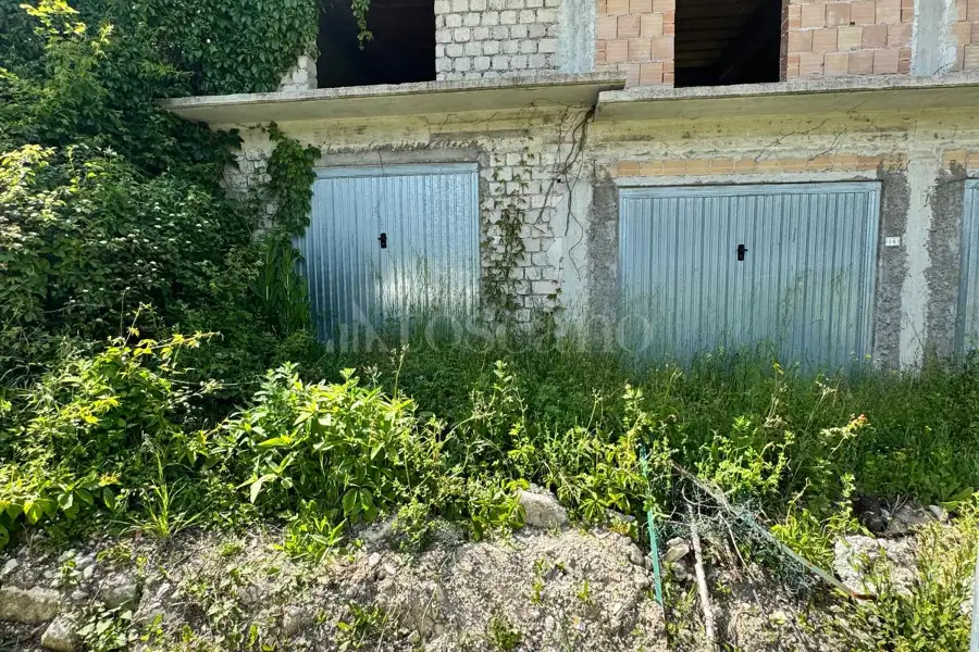 Casa Indipendente in vendita di 332 mq a €60.000 (rif. 64/2025)